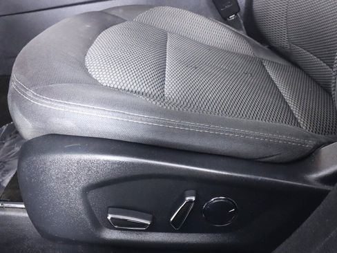 Used 2018 Ford Explorer XLT w/ Equipment Group 201A AWD/4WD image 31