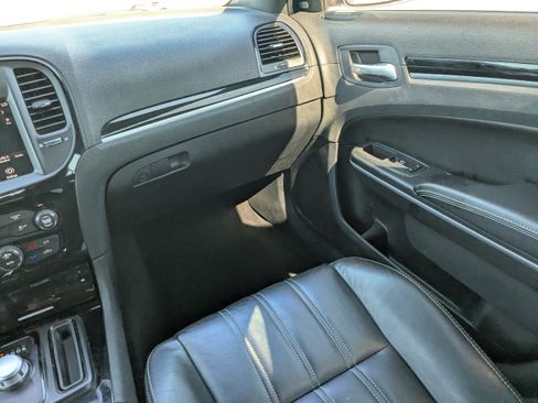 Used 2020 Chrysler 300 S image 19