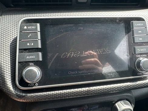 Used 2018 Nissan Kicks SV FWD image 11