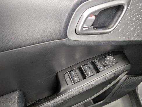 Certified 2024 Kia Soul S FWD image 40