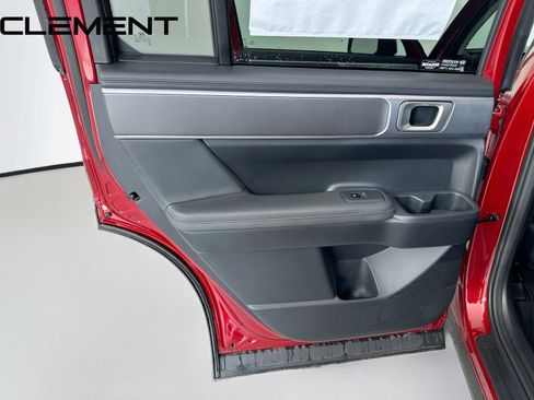 Used 2025 Hyundai Santa Fe SEL FWD image 29