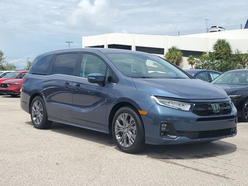 New 2026 Honda Odyssey Touring image 12
