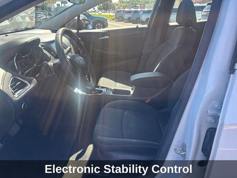 Used 2017 Chevrolet Cruze LT w/ Convenience Package FWD image 11