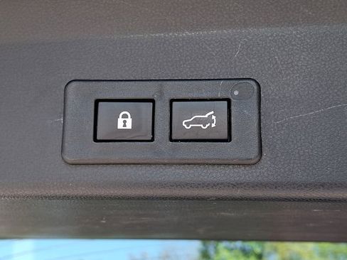Used 2021 Subaru Ascent Premium w/ Sport Package AWD/4WD image 30