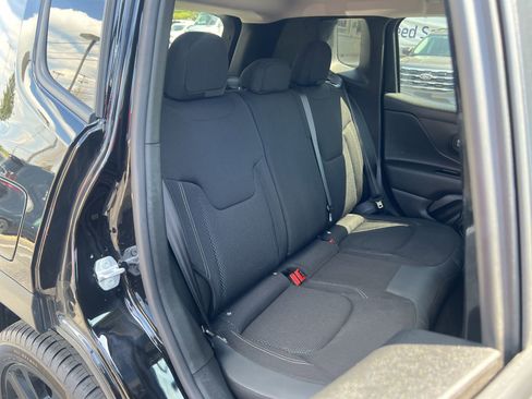 Used 2023 Jeep Renegade Altitude image 43