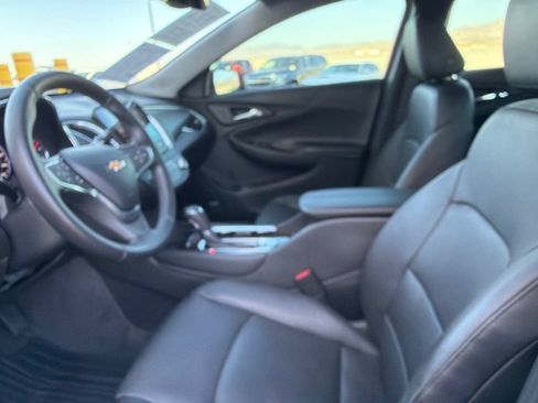 Used 2020 Chevrolet Malibu Premier FWD image 38