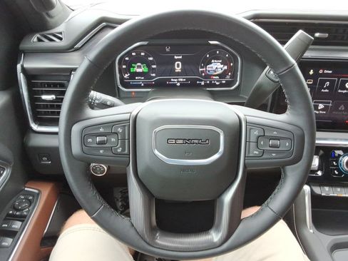 Used 2025 GMC Sierra 3500 Denali Ultimate AWD/4WD image 30