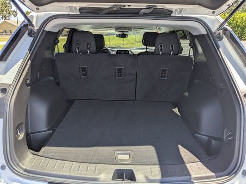 Used 2021 Chevrolet Blazer LT FWD image 12