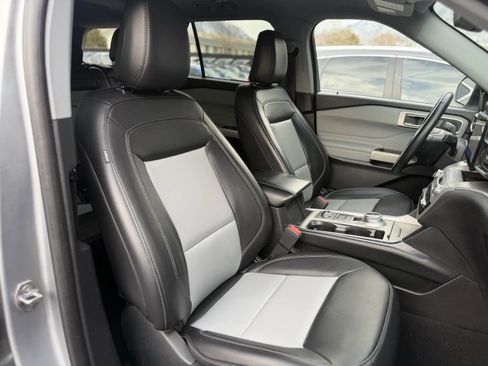 Used 2023 Ford Explorer XLT w/ Equipment Group 202A image 21