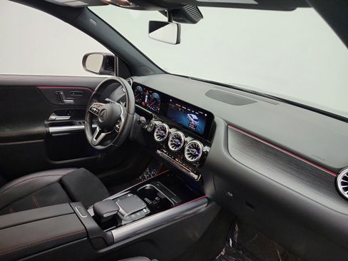 Used 2023 Mercedes-Benz GLA 250 4MATIC image 18