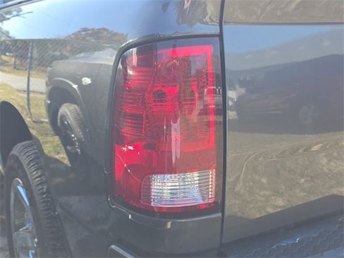 Used 2018 RAM 1500 Express image 10