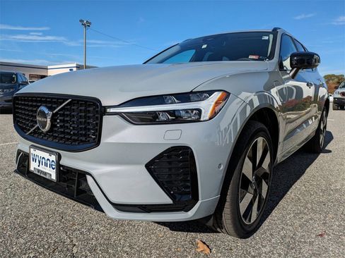 New 2024 Volvo XC60 T8 Plus w/ Protection Package Premier image 8