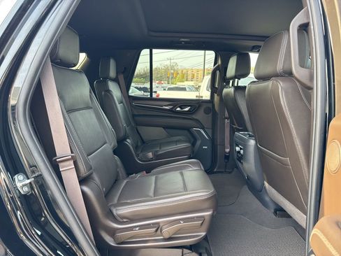 Used 2024 GMC Yukon Denali RWD image 26