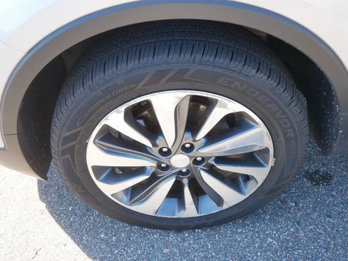 Used 2022 Buick Encore Preferred w/ Safety Package AWD/4WD image 16