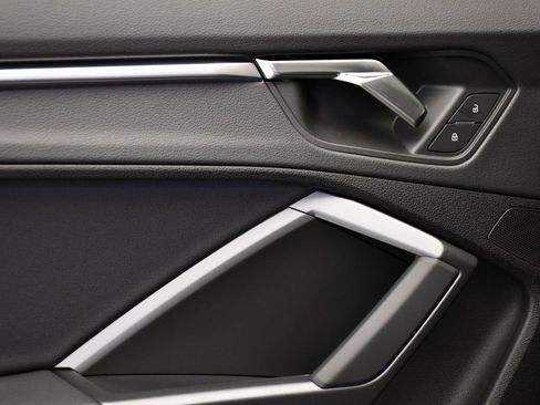 Used 2025 Audi Q3 2.0T Premium Plus w/ Premium Plus Package image 42