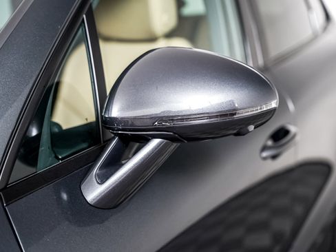 Certified 2026 Porsche Macan AWD/4WD image 30