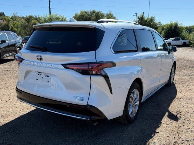 Used 2022 Toyota Sienna Limited AWD/4WD image 6
