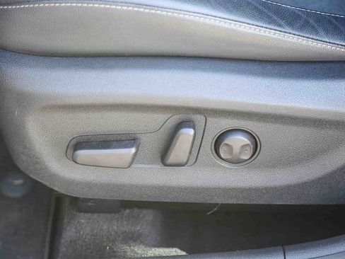 Used 2019 Kia Niro EX image 22