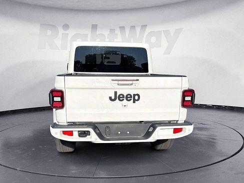Used 2023 Jeep Gladiator Overland AWD/4WD image 4