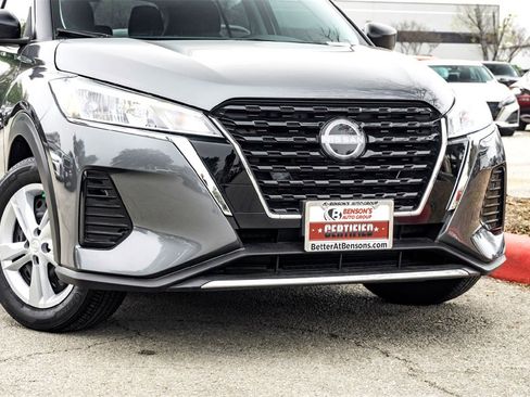 Used 2025 Nissan Kicks Play S image 3