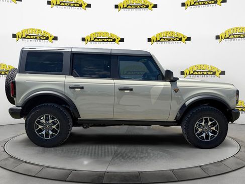 New 2025 Ford Bronco Badlands image 7