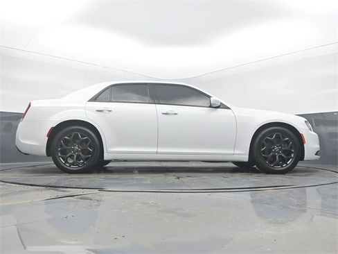 Used 2019 Chrysler 300 S image 52