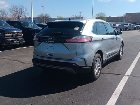 Used 2024 Ford Edge SEL w/ Convenience Package image 4