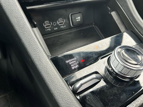 Used 2024 Jeep Grand Cherokee Limited w/ Luxury Tech Group II image 27