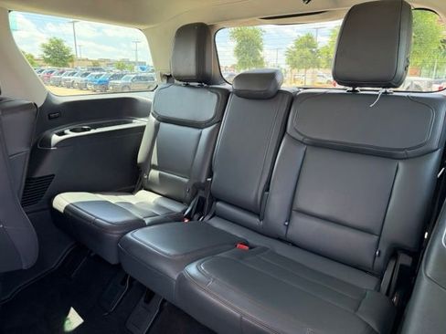 Used 2025 Ford Expedition Active RWD image 23