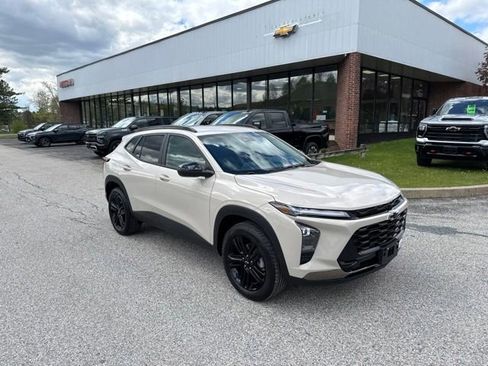 New 2026 Chevrolet Trax ACTIV FWD image 2