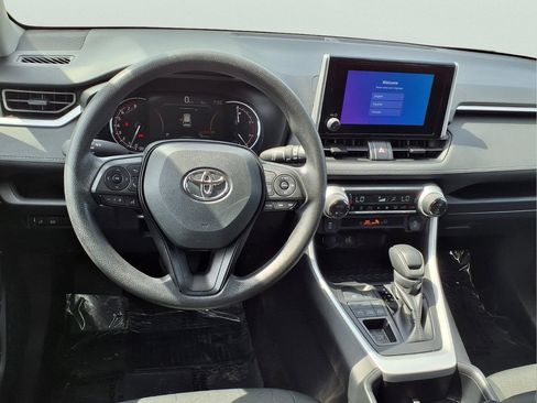 Used 2025 Toyota RAV4 XLE AWD/4WD image 12