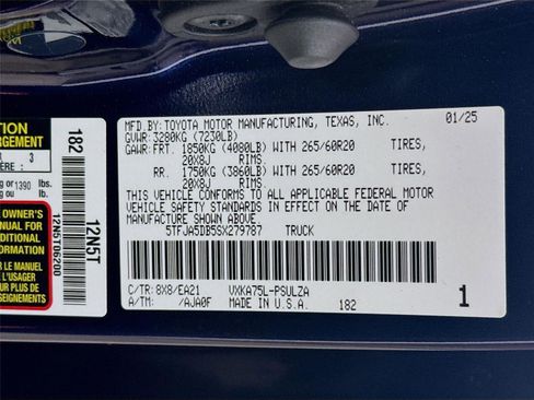 Used 2025 Toyota Tundra Limited AWD/4WD image 33