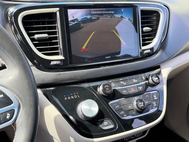 Used 2022 Chrysler Pacifica Touring-L FWD image 20