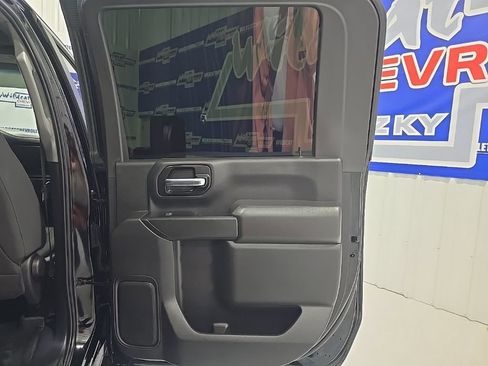 Used 2022 Chevrolet Silverado 2500 Custom w/ Custom Value Package image 22
