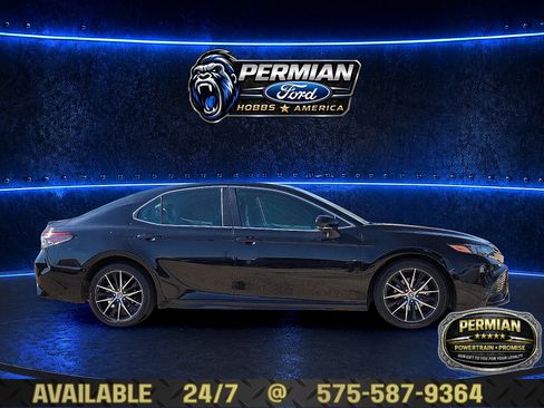 Used 2023 Toyota Camry SE FWD image 5