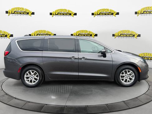 Used 2023 Chrysler Voyager LX FWD image 6