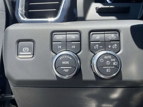 Used 2024 GMC Sierra 1500 Denali Ultimate AWD/4WD image 18