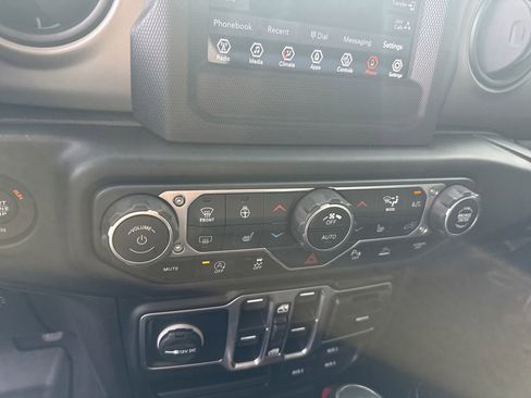 Used 2020 Jeep Gladiator Sport w/ Quick Order Package 24S image 31