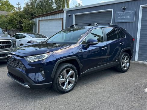 Used 2019 Toyota RAV4 Limited AWD/4WD image 3