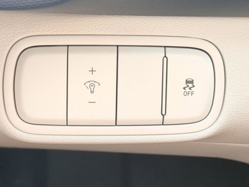 New 2025 Hyundai Venue Limited FWD image 24