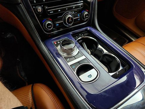 Used 2013 Jaguar XJ L Portfolio AWD/4WD image 18