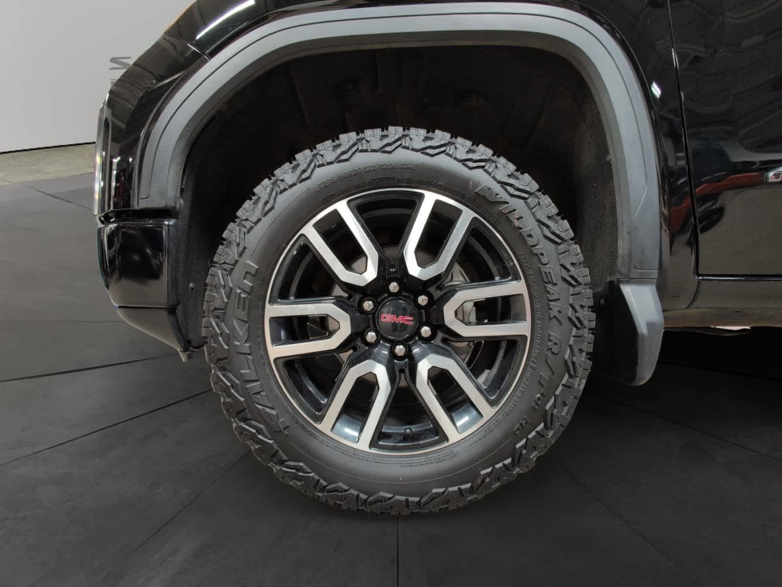 Used 2020 GMC Sierra 1500 AT4 w/ AT4 Premium Package AWD/4WD image 14