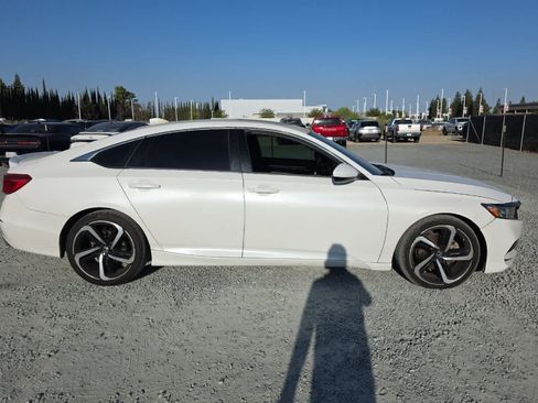 Used 2019 Honda Accord Sport image 9