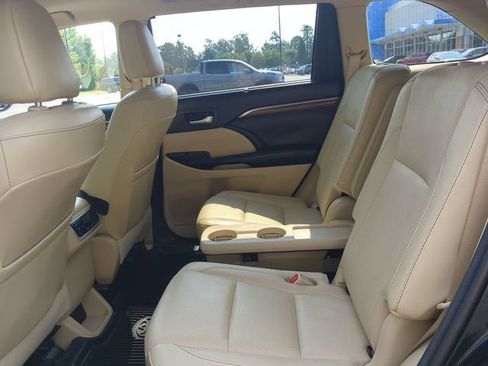 Used 2018 Toyota Highlander Limited Platinum AWD/4WD image 13