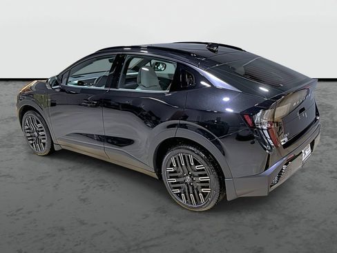 New 2026 Nissan Leaf Platinum+ w/ Cargo Package (Platinum+) FWD image 2