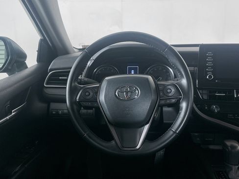 Used 2023 Toyota Camry SE image 18