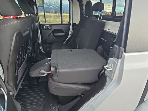 Used 2022 Jeep Gladiator Mojave w/ Trailer Tow Package image 17