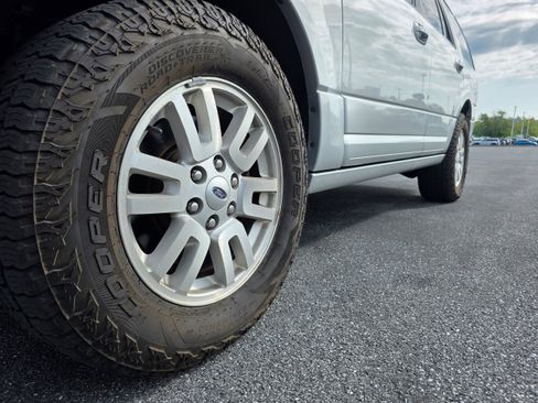 Used 2013 Ford Expedition Limited AWD/4WD image 22