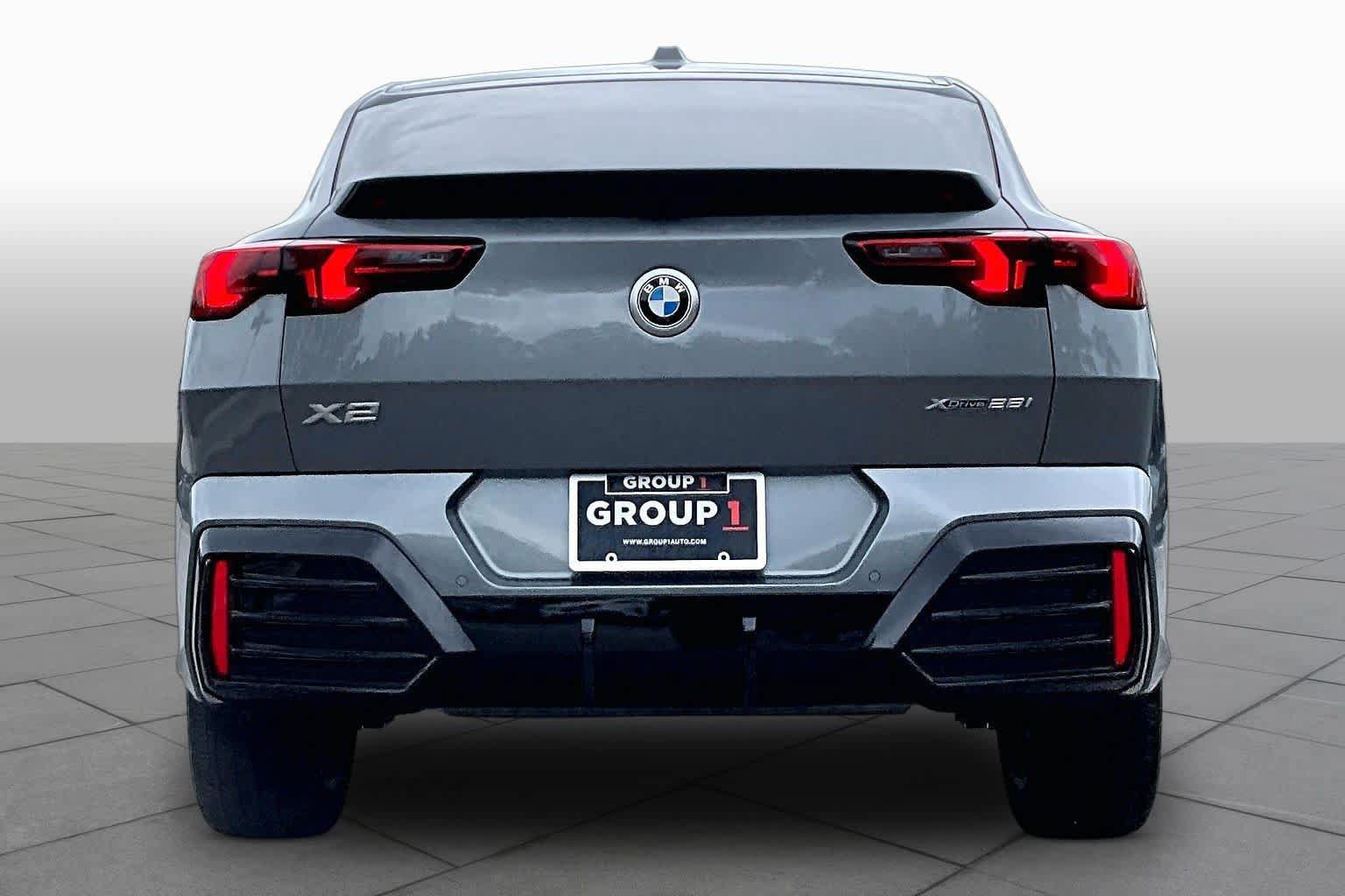 Used 2026 BMW X2 xDrive28i AWD/4WD image 4