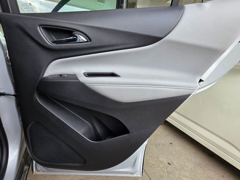 Used 2019 Chevrolet Equinox Premier FWD image 23